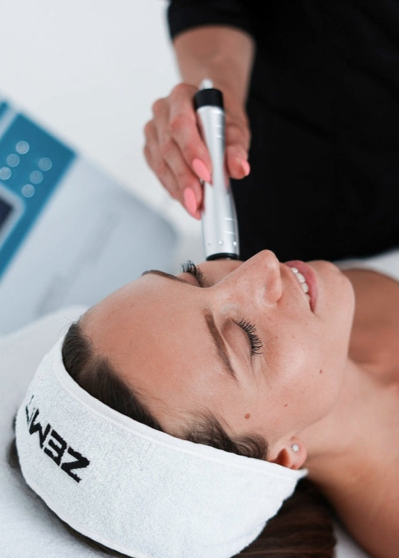 Non-surgical facelift \ Anti-aging procedure